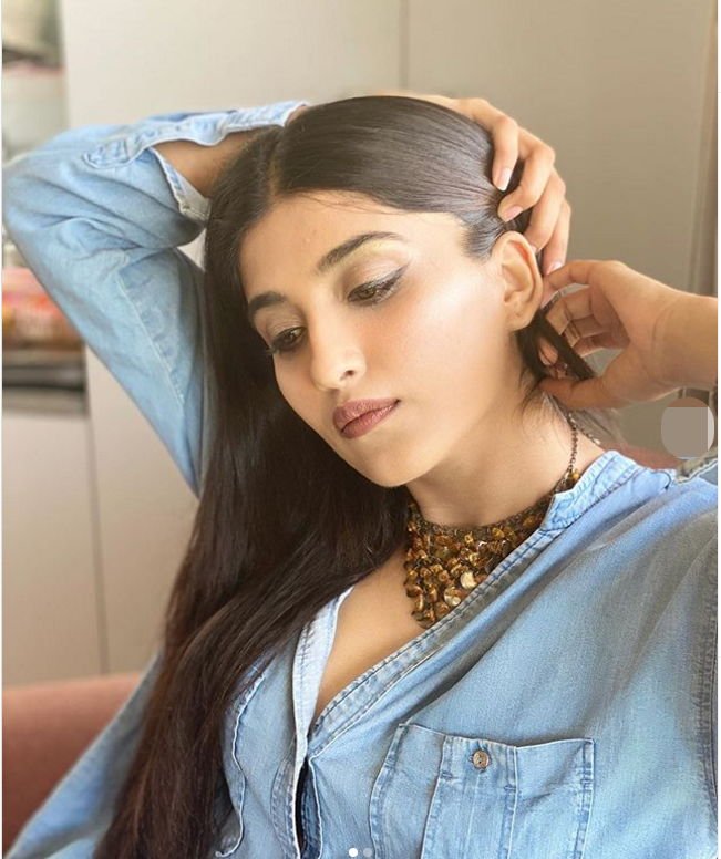 Nimrit Kaur Ahluwalia Biography, Wiki,  Age, Weight, Height, Boyfriend, Family, Net Worth & Affairs